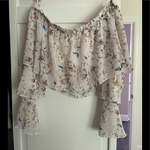 DHS Clothing Off the shoulder summer top